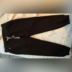 Black Figs Technical Collection scrub Joggers, Size medium petite